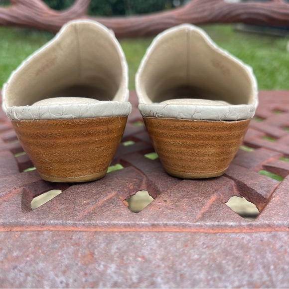 💋MATISSE Clover Taupe Leather Croc Skin Slip On Stacked Wood Heel Mules - Picture 8 of 16